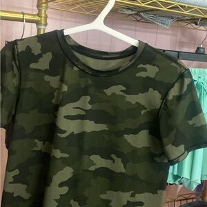 Camouflage T-Shirt swift Lululemon size 2